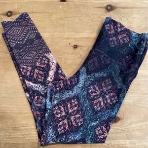 Evolution & Creation Yoga leggings Aztec Tribal Festival Athleisure Sm